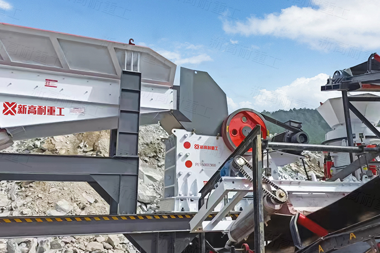 Which crusher is better for crushing large rocks?